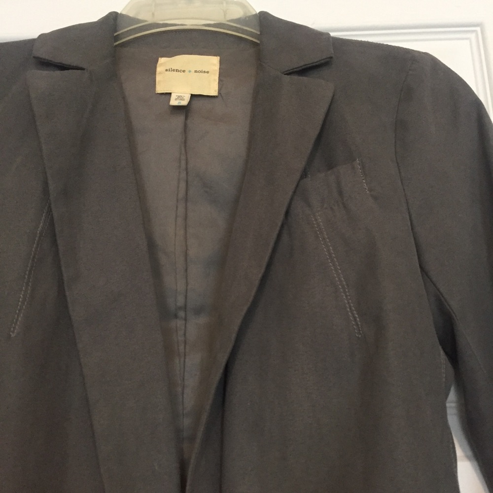 SOLD! Urban Outfitters gray cropped blazer, rarely used - Picture 3 of 8